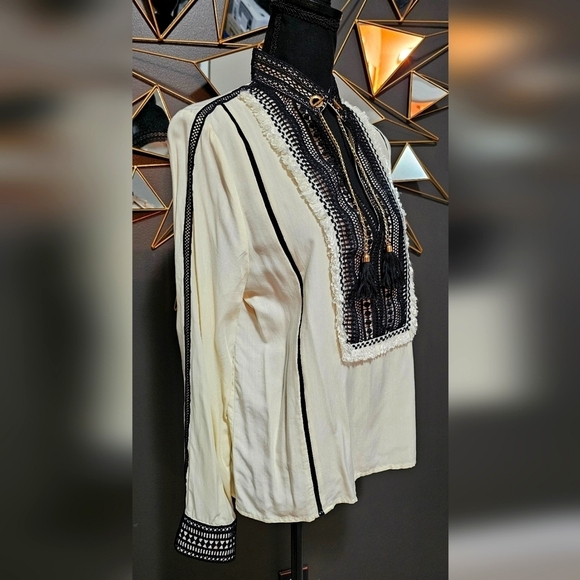 NWT SMF Manana Tassle Long Sleeve Top - Picture 2 of 7
